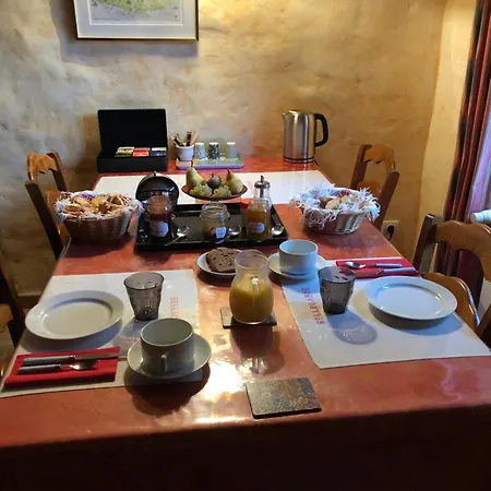 Bellegarde Nocleg ze śniadaniem 3*