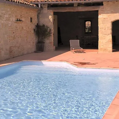 Bed & Breakfast Bellegarde 3*