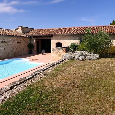 Bellegarde Bed & Breakfast 3*